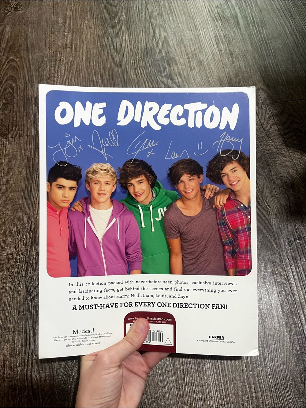 One Direction "Behind the Scenes" Book - One Direction - Picture 2 of 2